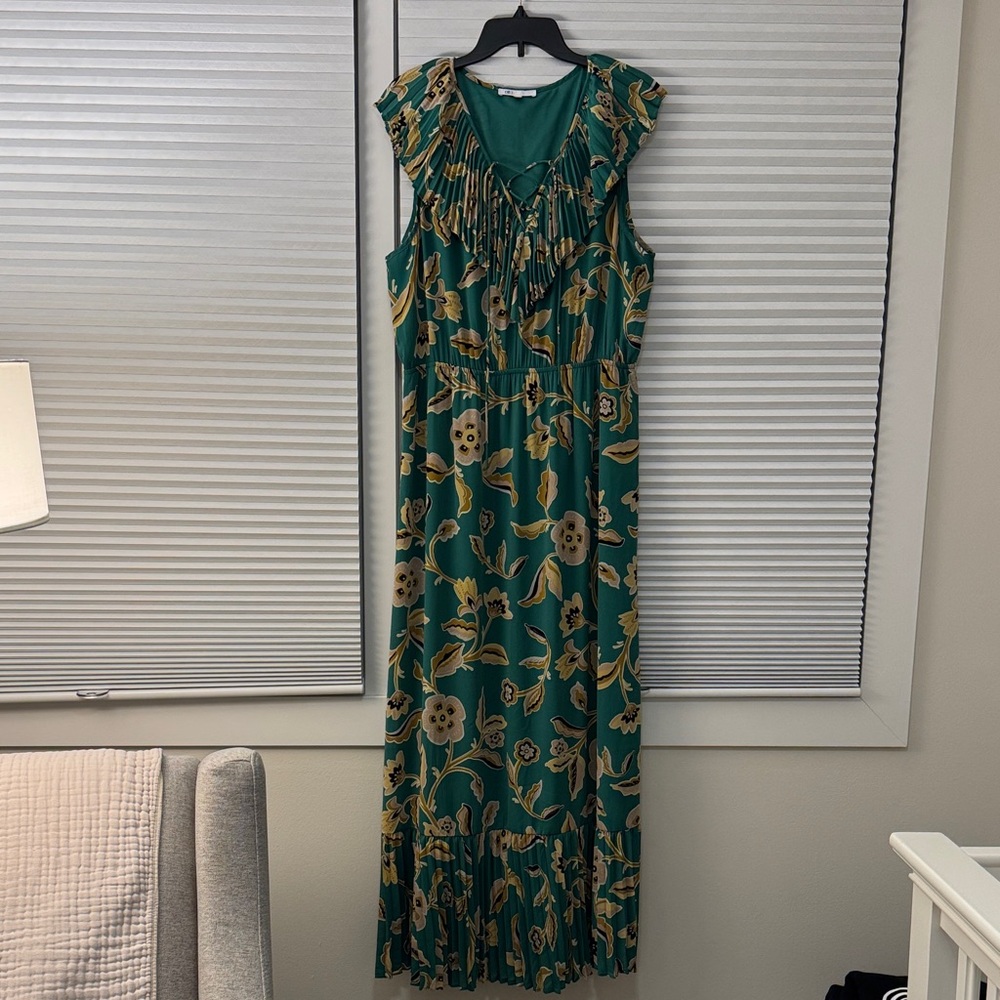 DR2 Green Floral Maxi Dress